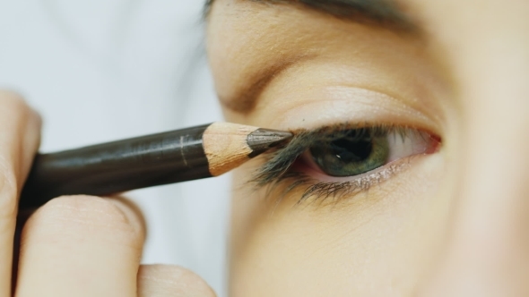 Pencil Colors Upper Eyelid Female Eye alt