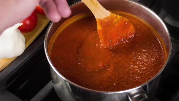 Cooking Spaghetti Sauce