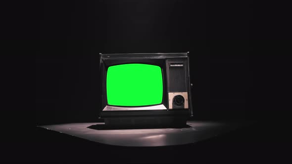 Vintage Tv Television Green Screen.  (UHD)
