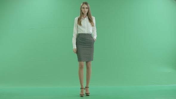 A Business Woman And a Gesture Sucks Green Screen