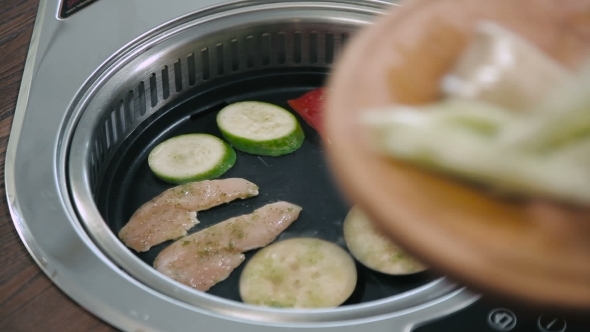 Grilled Vegetables And Meat In a Pan Grill alt