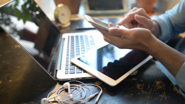 Using Internet on Phone alt