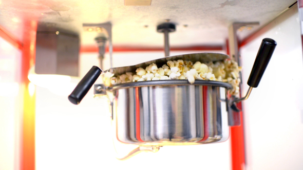 Popcorn Machine Operating