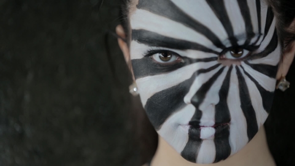  Face Girl In Grimme alt