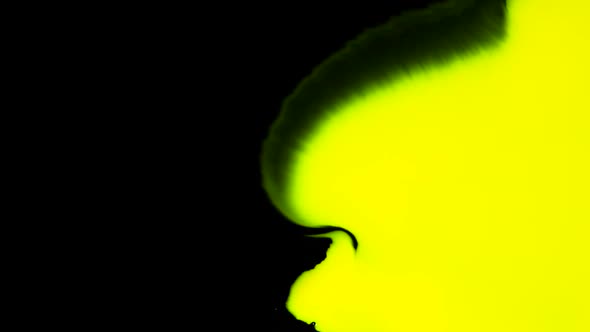 Yellow Overlap On The Right alt