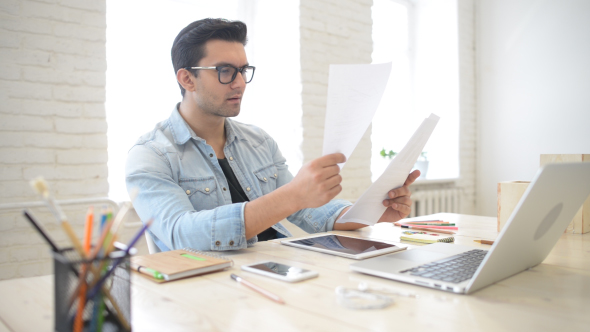 Financial Data, Reading alt