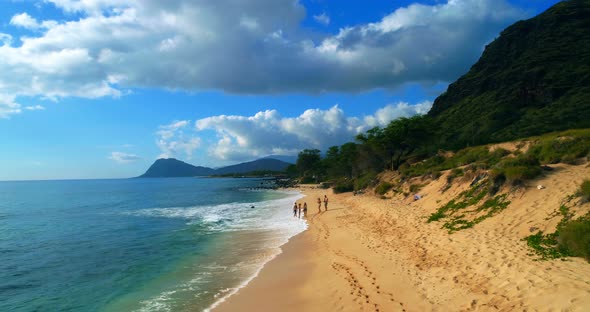 Tourists enjoying at beach 4k