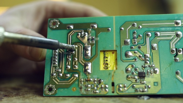 Soldering Pads on the Device alt