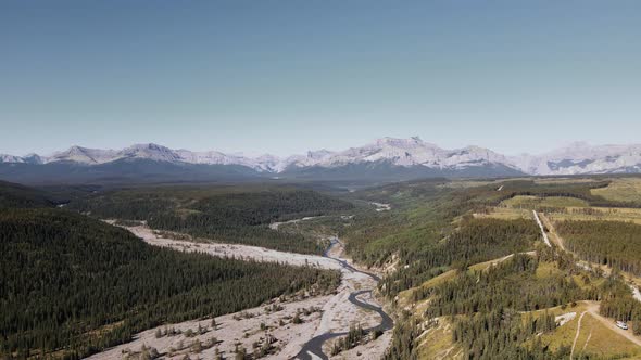 Ghost River Valley with the majestic Rocky Mountains in the backdrop on a sunny day in southwest Alb