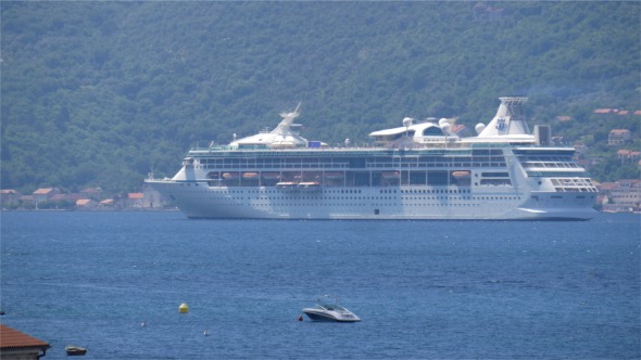 Cruise Ship