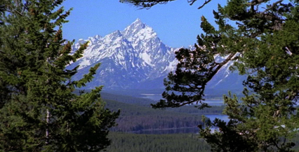 Pan R-L to Grand Teton