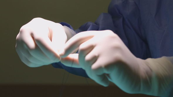 Surgeon Simulate Suture