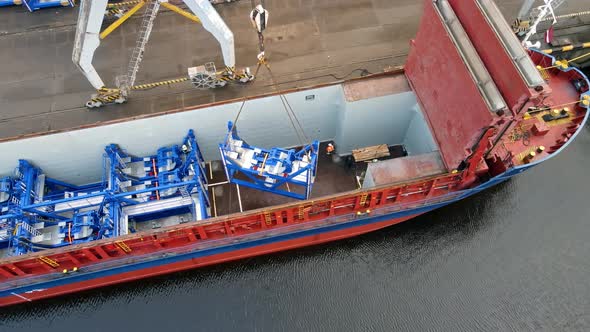 Cargo ship crane loading