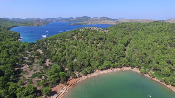 Flying over Dalmatian islands and a famous lake