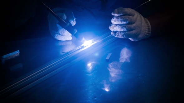 Welding Man, Welds  Tube