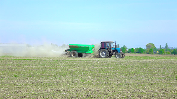 Tractor with Fertilizers