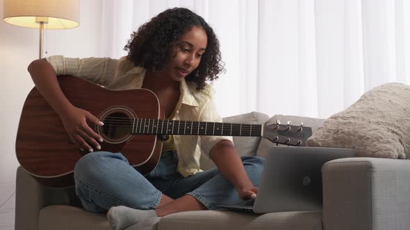 Online Guitar Lesson Music Education Woman Laptop