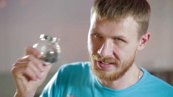 Man Plays Music Shake Peppercorn In Glass Jar