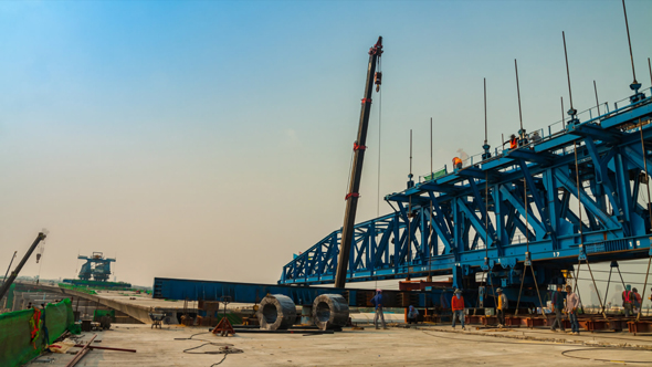 Bridge Girder Erection Machine Working at Express Way Construction Site 