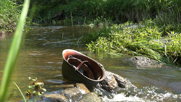 US Military Helmet alt