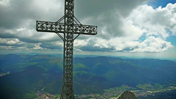 Heroes Cross Monument