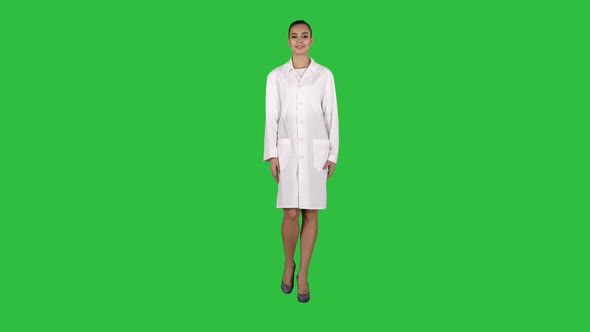 Medical Doctor Woman Going Straight on a Green Screen, Chroma Key