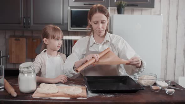 Lining Baking Sheet With Parchment