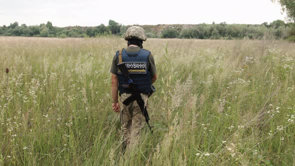 Soldier Mine Detector Neutralizing Mines Disarms Mine Soldier Removes Mines Examining Territory