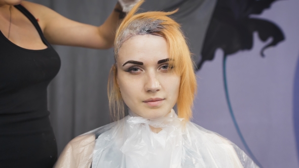 Stylist Beauty Studio Causes the Paint to Hair to Locks of Blonde