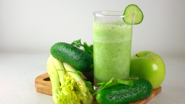 Green Diet Smoothy In a Glass. Apple, Cucumber And Celery