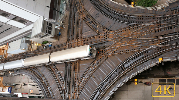 Elevated Metro in Chicago Loop Financial District 4K