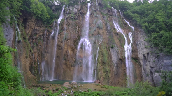 The Magnificent Veliki Slap Waterfall In Plitvice National Park