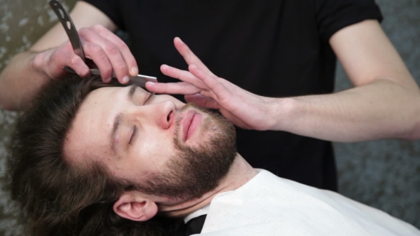  Cutting Man's Beard With The Straight Razor