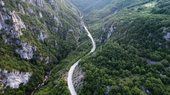 Serpentine Mountain Road