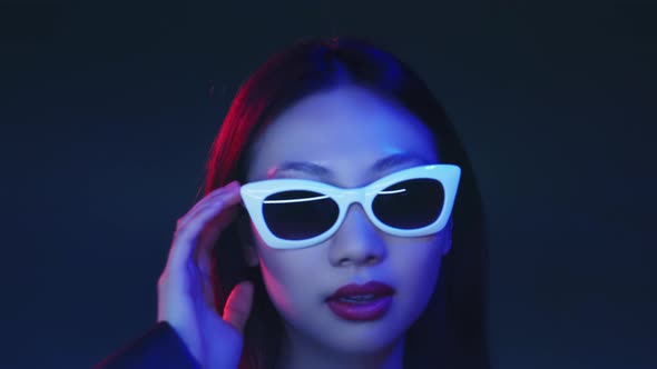 Eyewear Fashion Neon Light Face Girl in Sunglasses