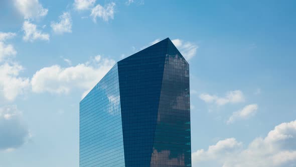 4K Timelapse of the philadelphia skyscraper over a cloudy blue sky - Pennsylvania USA