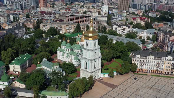 Beautiful flight in the afternoon over the Hagia Sophia in Kiev. Morning view of the houses.