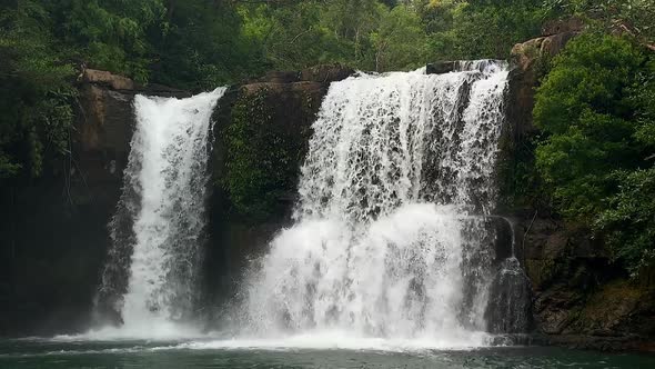 Waterfall slow motion