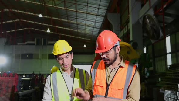 Chief engineer came to inspect the mechanical factory