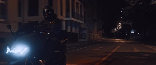 Motorbike driving at Night in the City