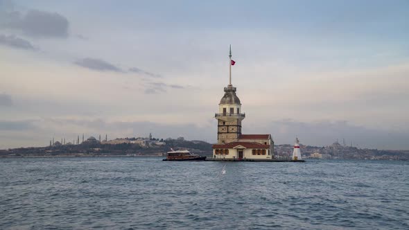 Istanbul Bosphorus Maiden's Tower (kiz kulesi) timelapse