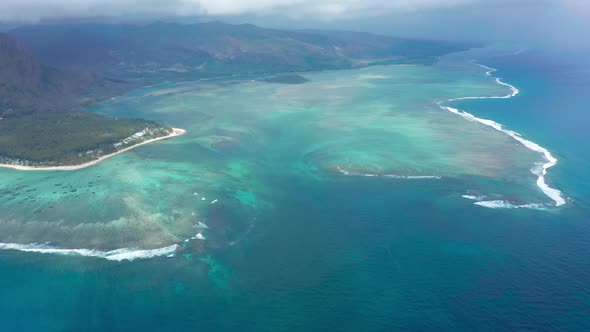 Mauritius Island Waves in the Indian Ocean Coral Reef in the Indian Ocean