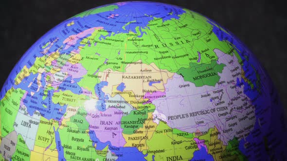 Rotating Political Globe Of The Earth   1. alt