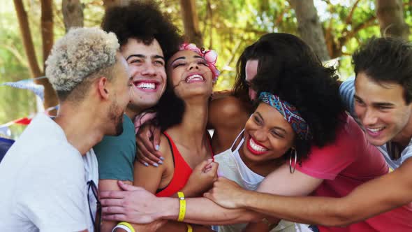 Friends having fun at music festival 4k