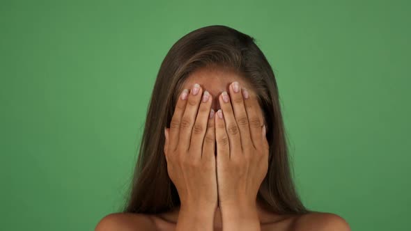 Studio Shot of a Gorgeous Expressive Woman Showing Her Emotions 1080p