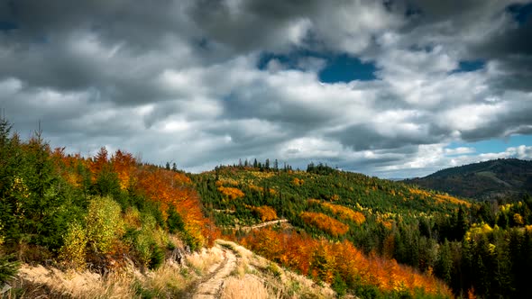 Autumn scenery in the mountains.