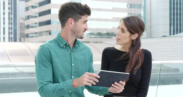 Couple use of tablet computer