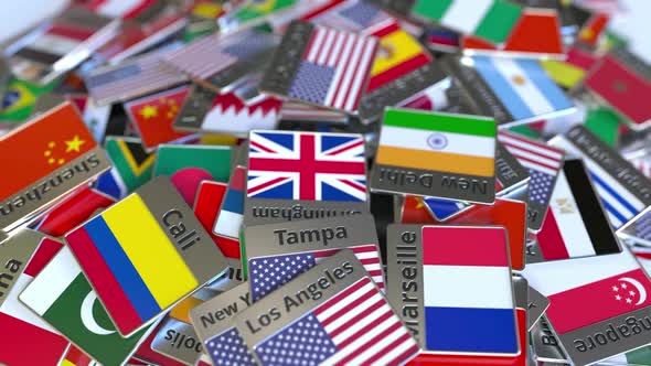 Magnet or Badge with Houston Text and National Flag alt