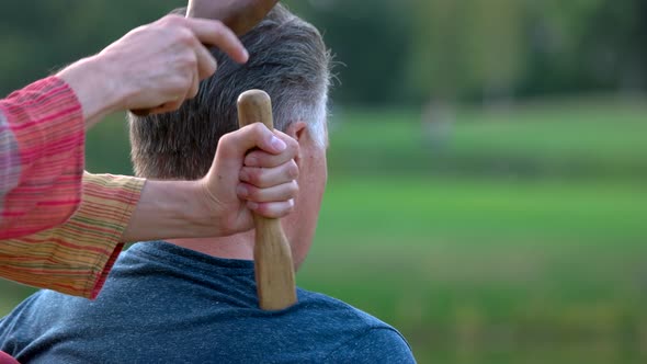 Tapping Hammer Masssage Outdoors