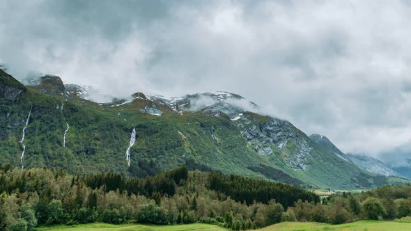 Stardalen Skei I Jolster Jostedalsbreen National Park Norway